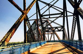 Chain of Rocks Bridge